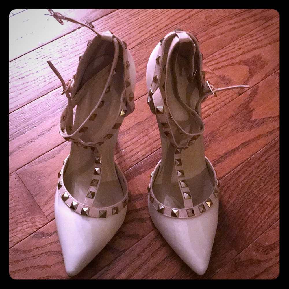 Moschino Inspired Gold Stud Ivory Heel Pump